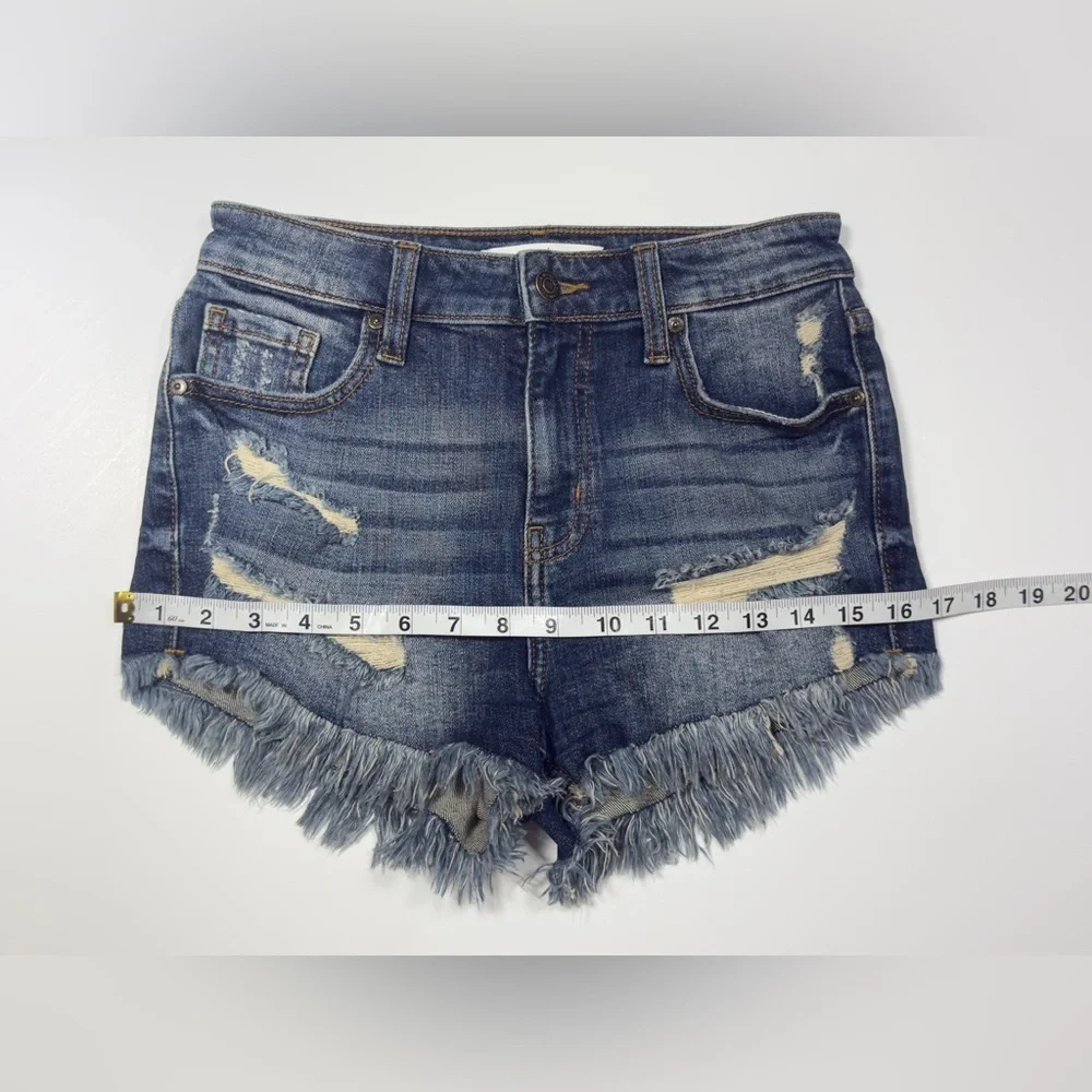 Eunina Blue Distressed Jean Shorts 🩳 💙
99% COTTON ✅ - Picture 3 of 9